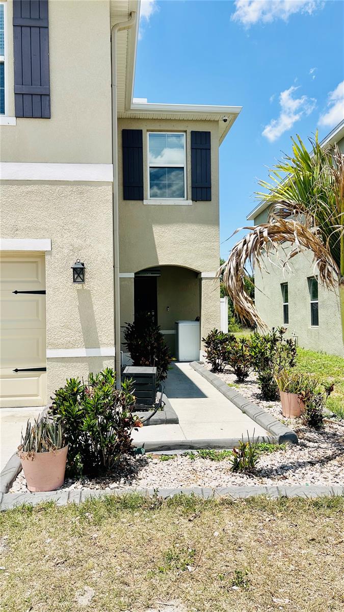 Image 2 of 33 For 11152 Leland Groves Drive