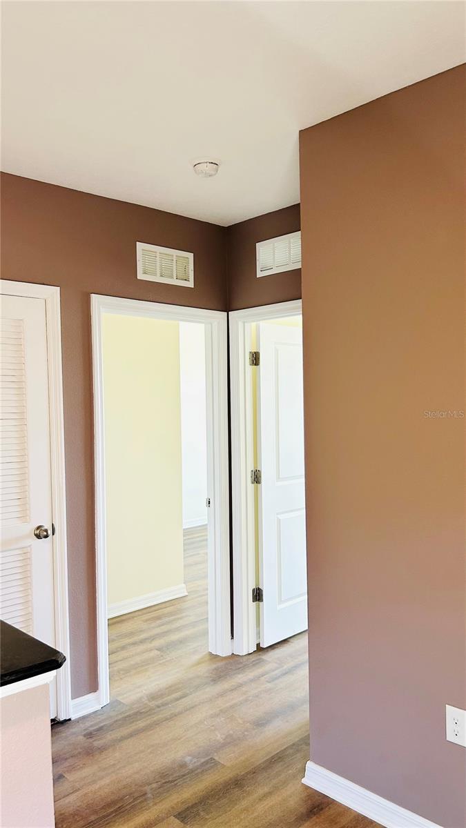 Image 20 of 33 For 11152 Leland Groves Drive