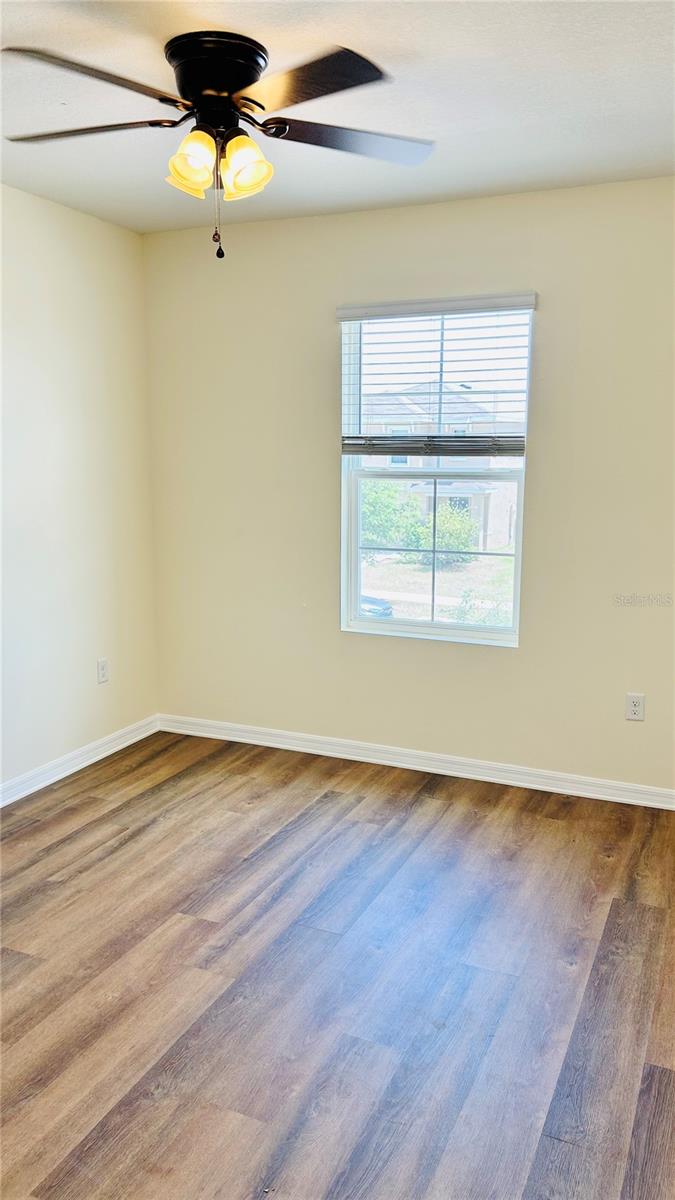 Image 24 of 33 For 11152 Leland Groves Drive
