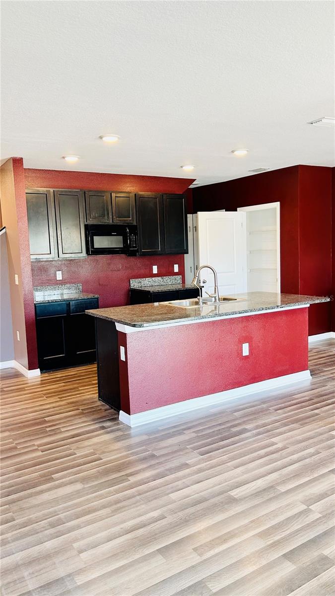 Image 8 of 33 For 11152 Leland Groves Drive