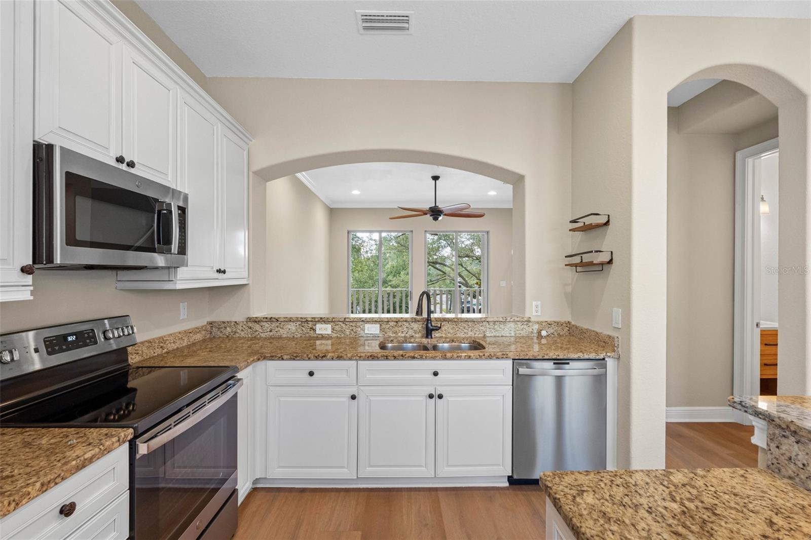 Image 16 of 79 For 6030 Yeats Manor Drive 105
