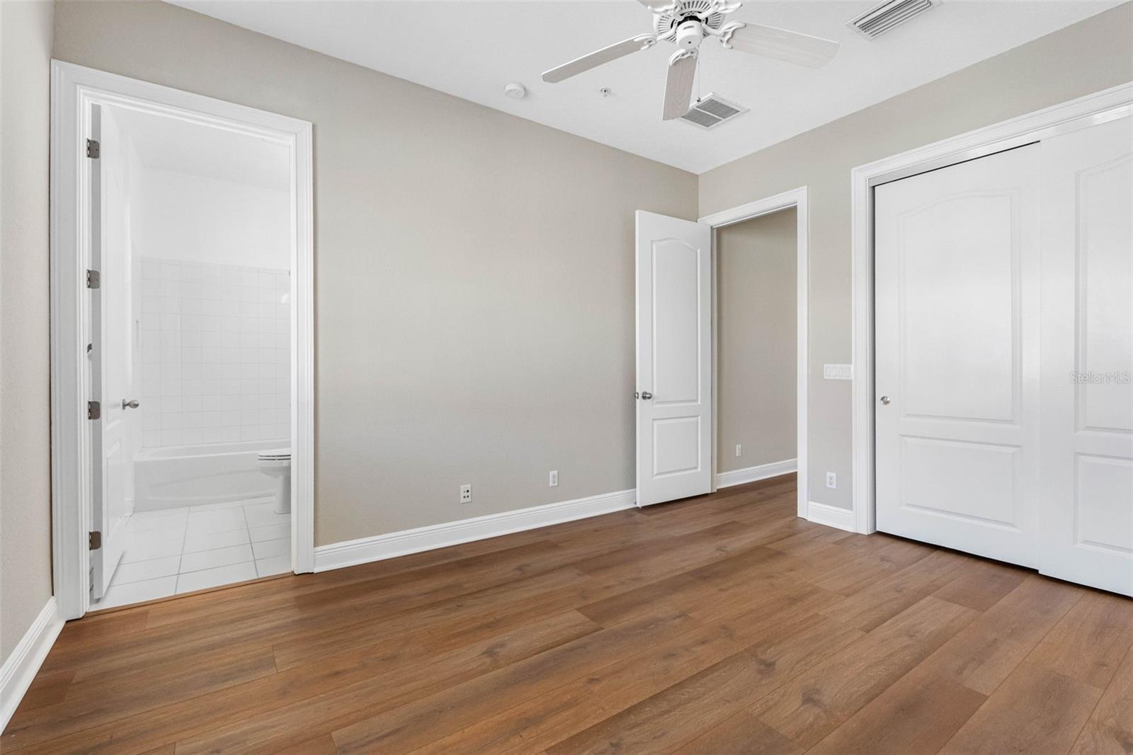 Image 33 of 79 For 6030 Yeats Manor Drive 105