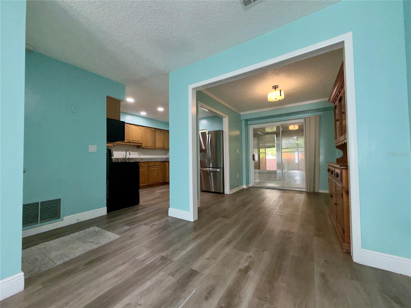 Image 4 of 27 For 9805 Lily Street N 9805