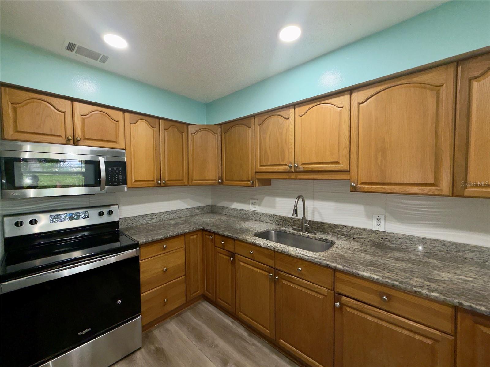 Image 8 of 27 For 9805 Lily Street N 9805