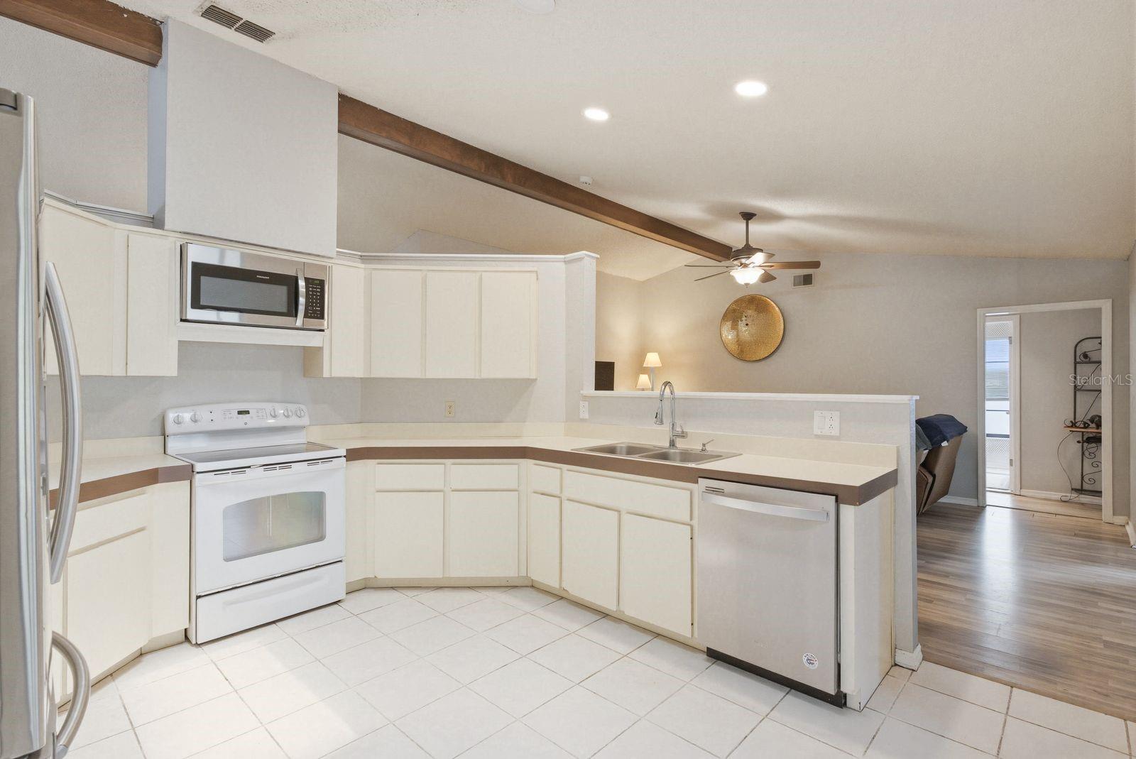 Image 7 of 22 For 8300 Annapolis Road