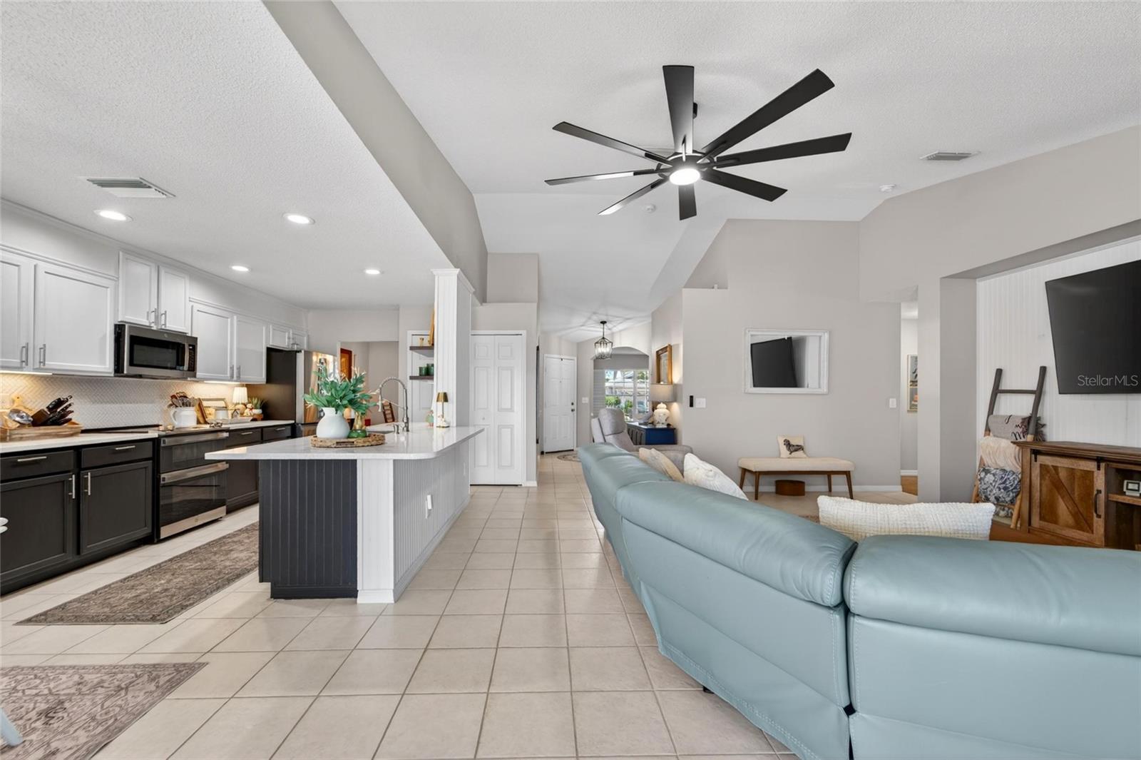 Image 14 of 46 For 12034 Larson Lane