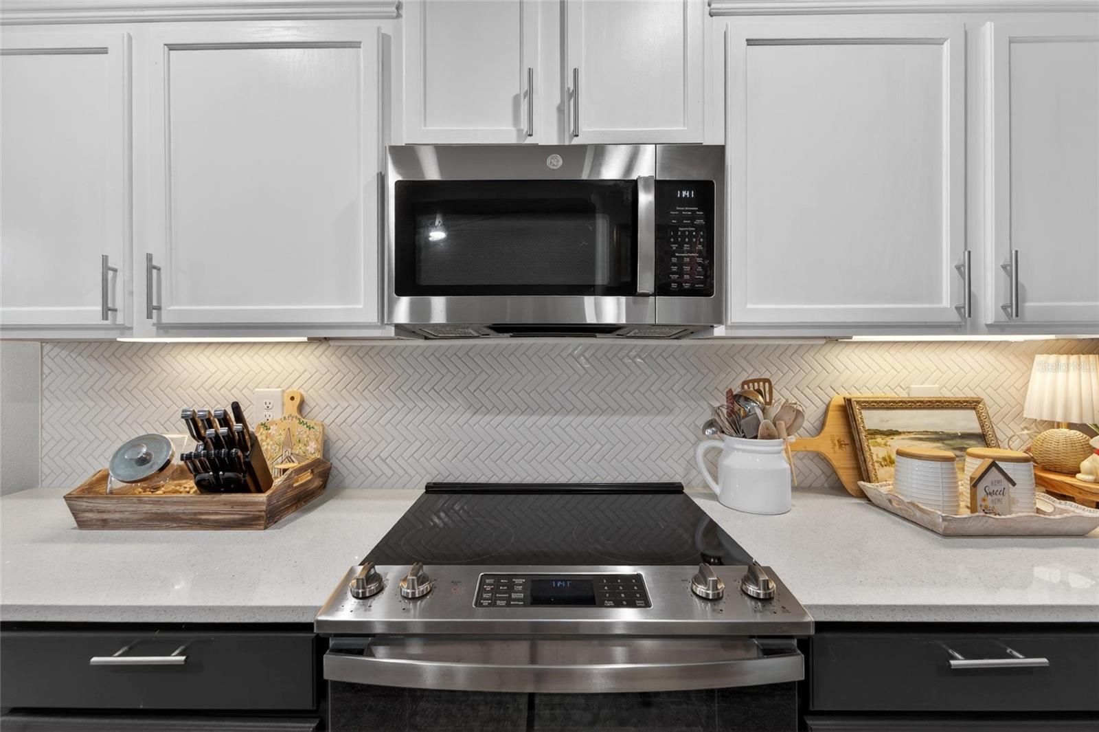 Image 15 of 46 For 12034 Larson Lane