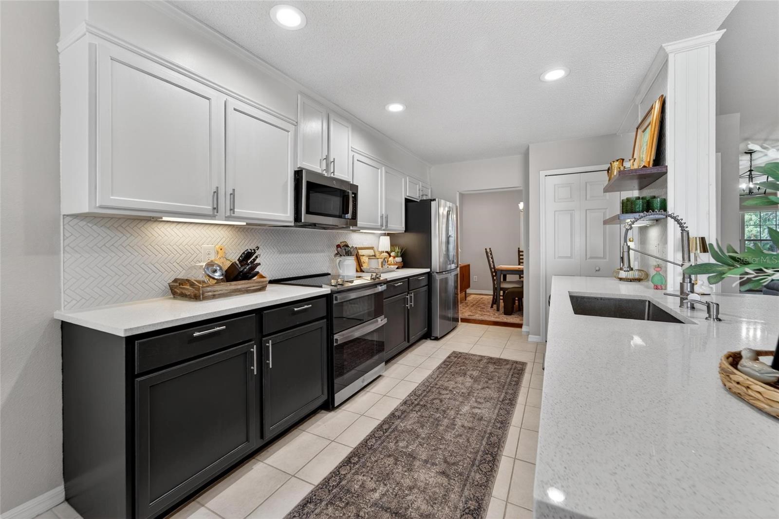 Image 16 of 46 For 12034 Larson Lane