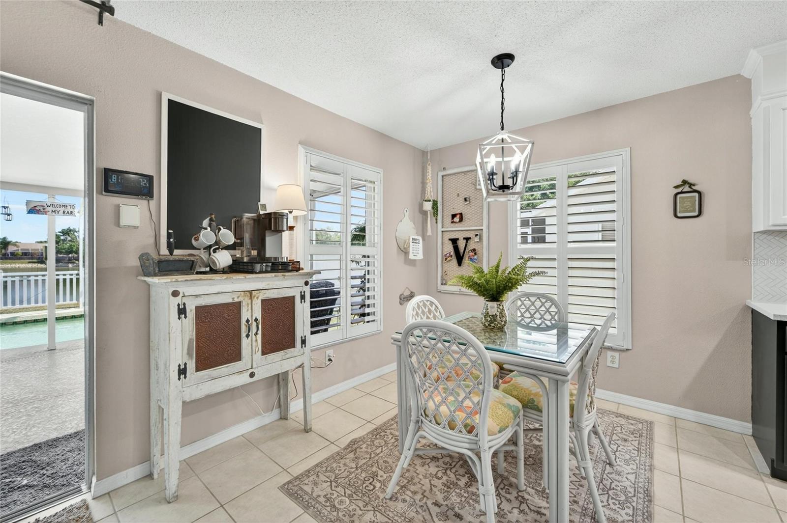 Image 17 of 46 For 12034 Larson Lane