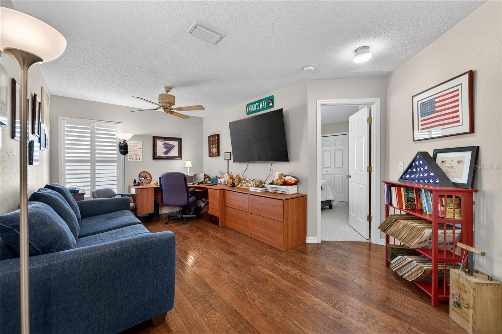 Image 27 of 46 For 12034 Larson Lane