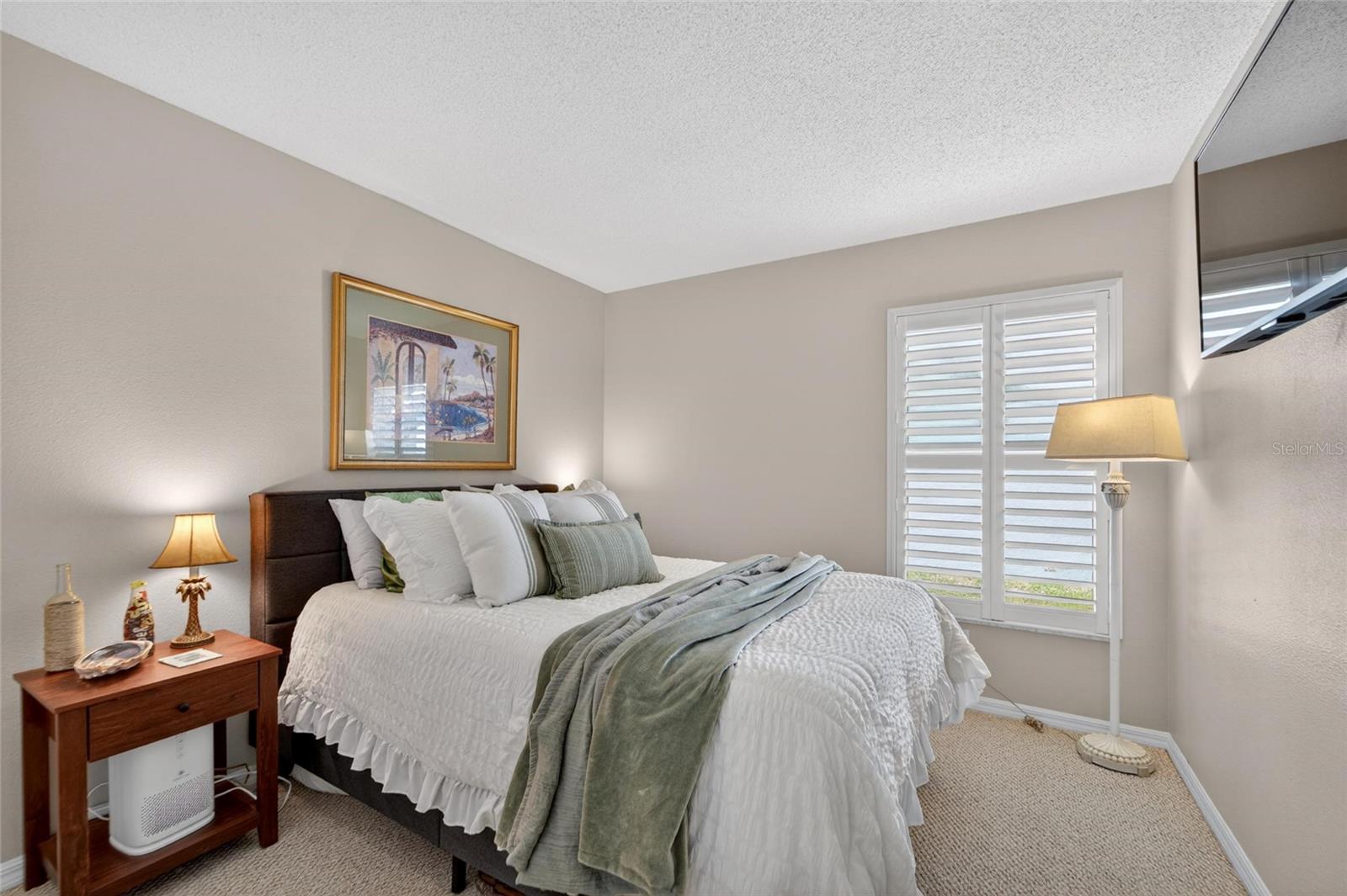 Image 29 of 46 For 12034 Larson Lane