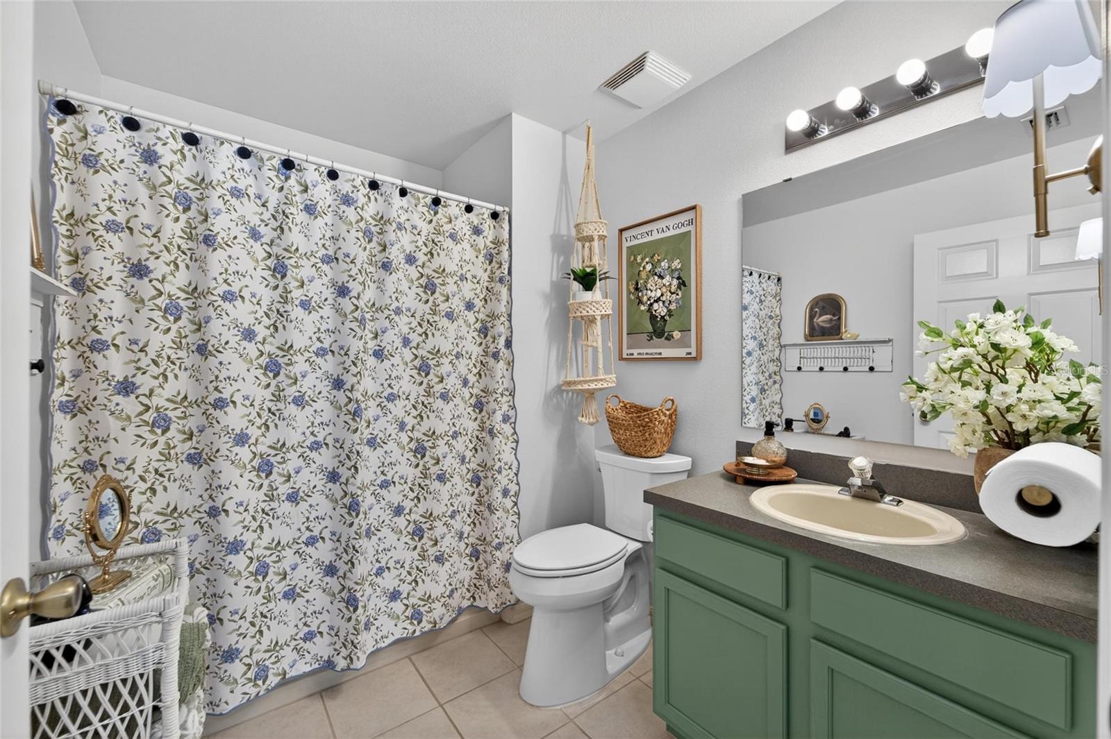 Image 31 of 46 For 12034 Larson Lane