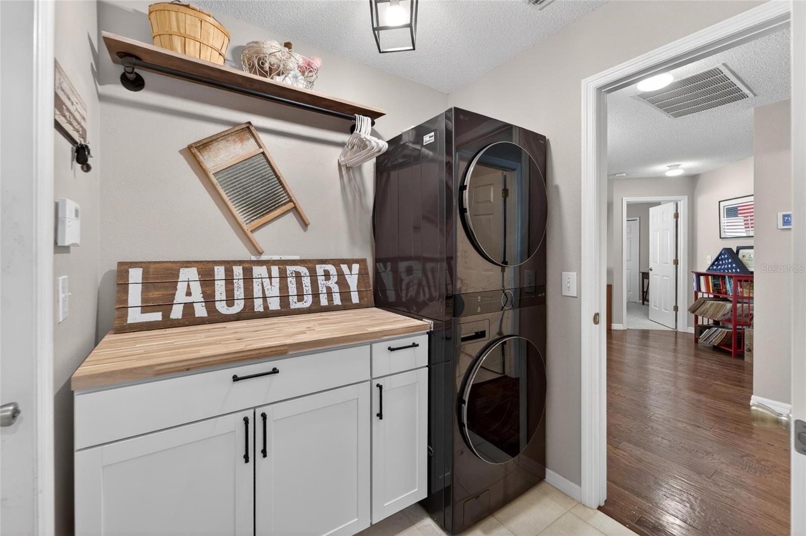 Image 33 of 46 For 12034 Larson Lane