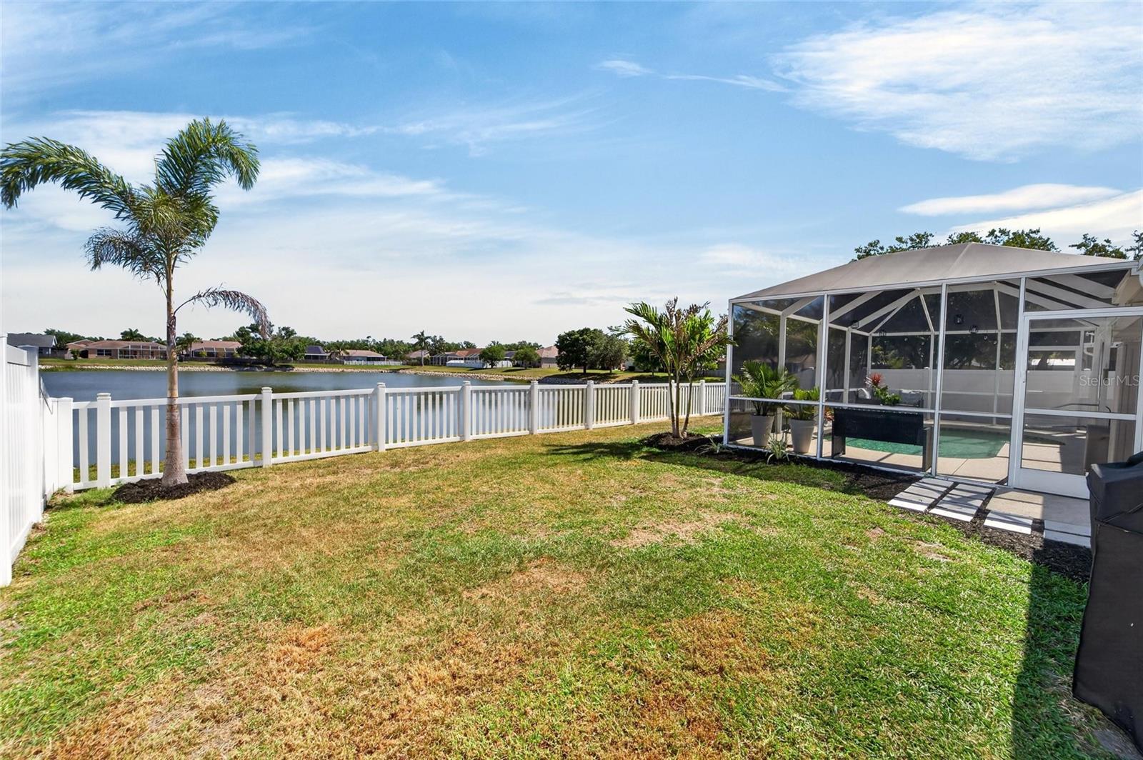 Image 37 of 46 For 12034 Larson Lane