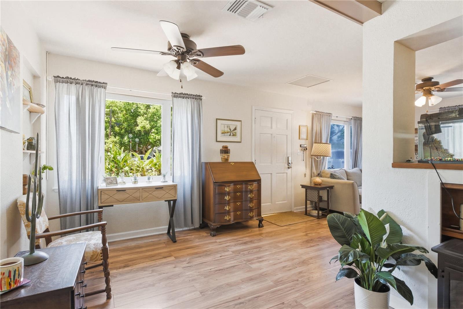 Image 10 of 53 For 701 Crest Avenue