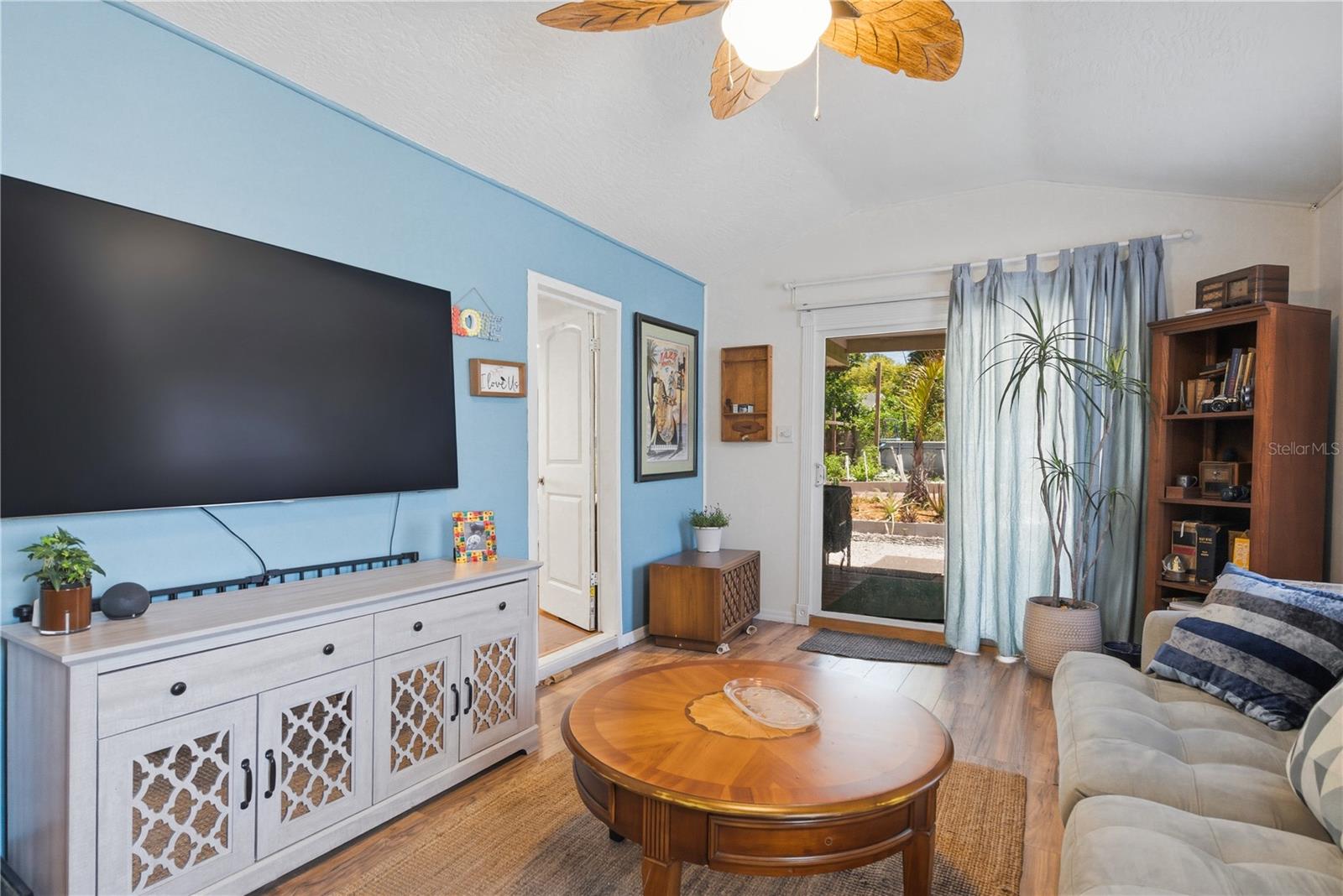 Image 18 of 53 For 701 Crest Avenue