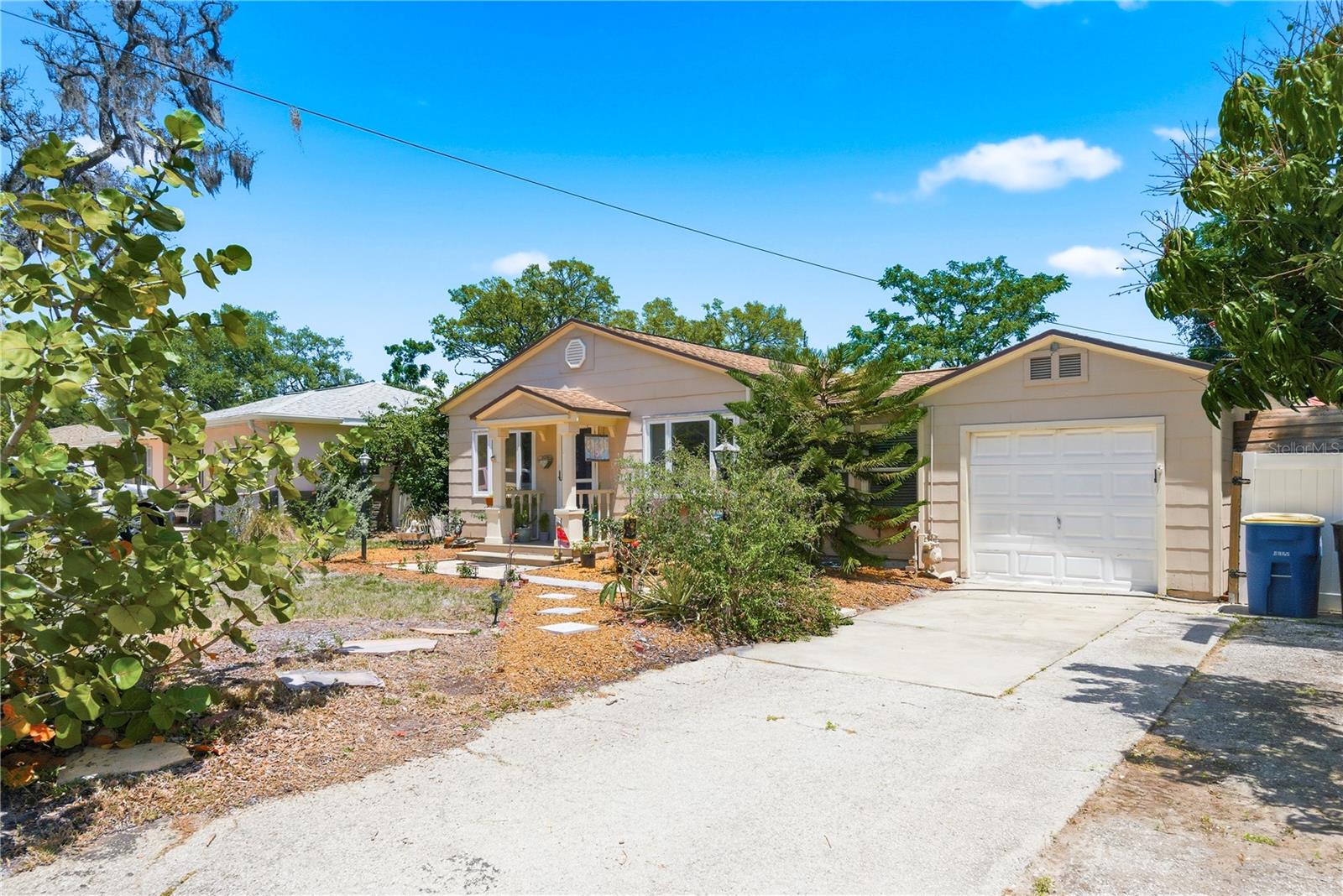 Image 4 of 53 For 701 Crest Avenue