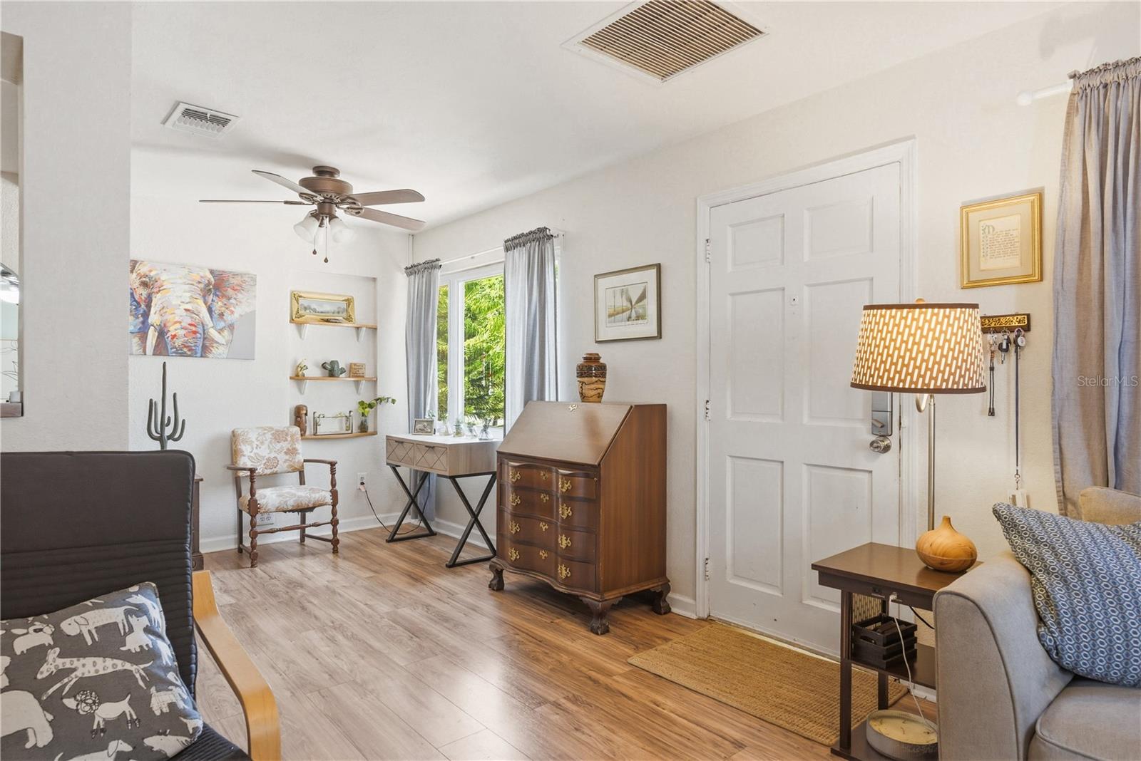 Image 7 of 53 For 701 Crest Avenue