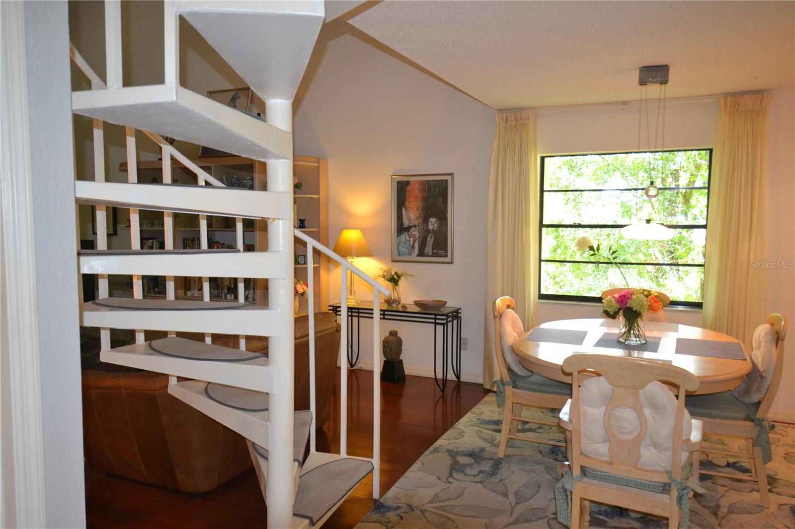 Image 16 of 73 For 112 Lindsay Lane