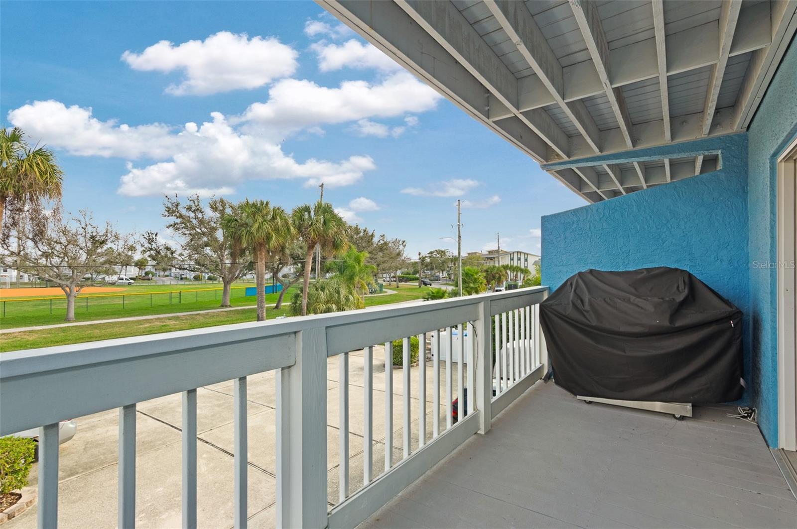 Listing photo id 12 for 11820 Capri Circle S