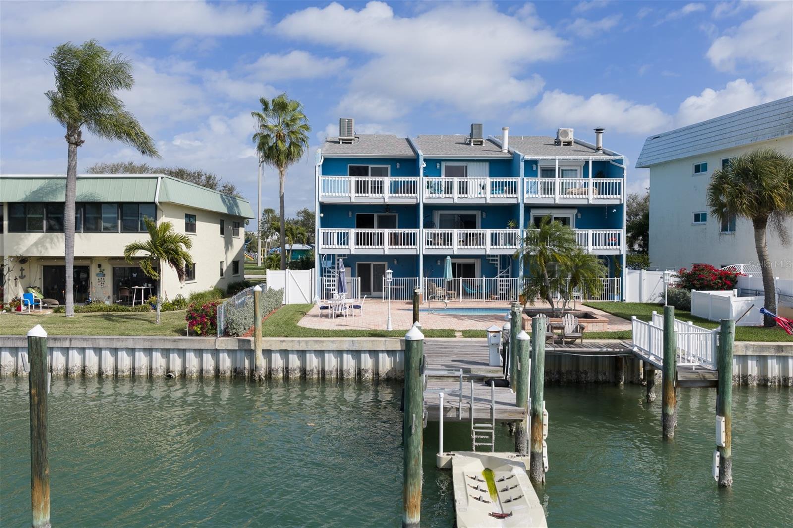 Listing photo id 0 for 11820 Capri Circle S