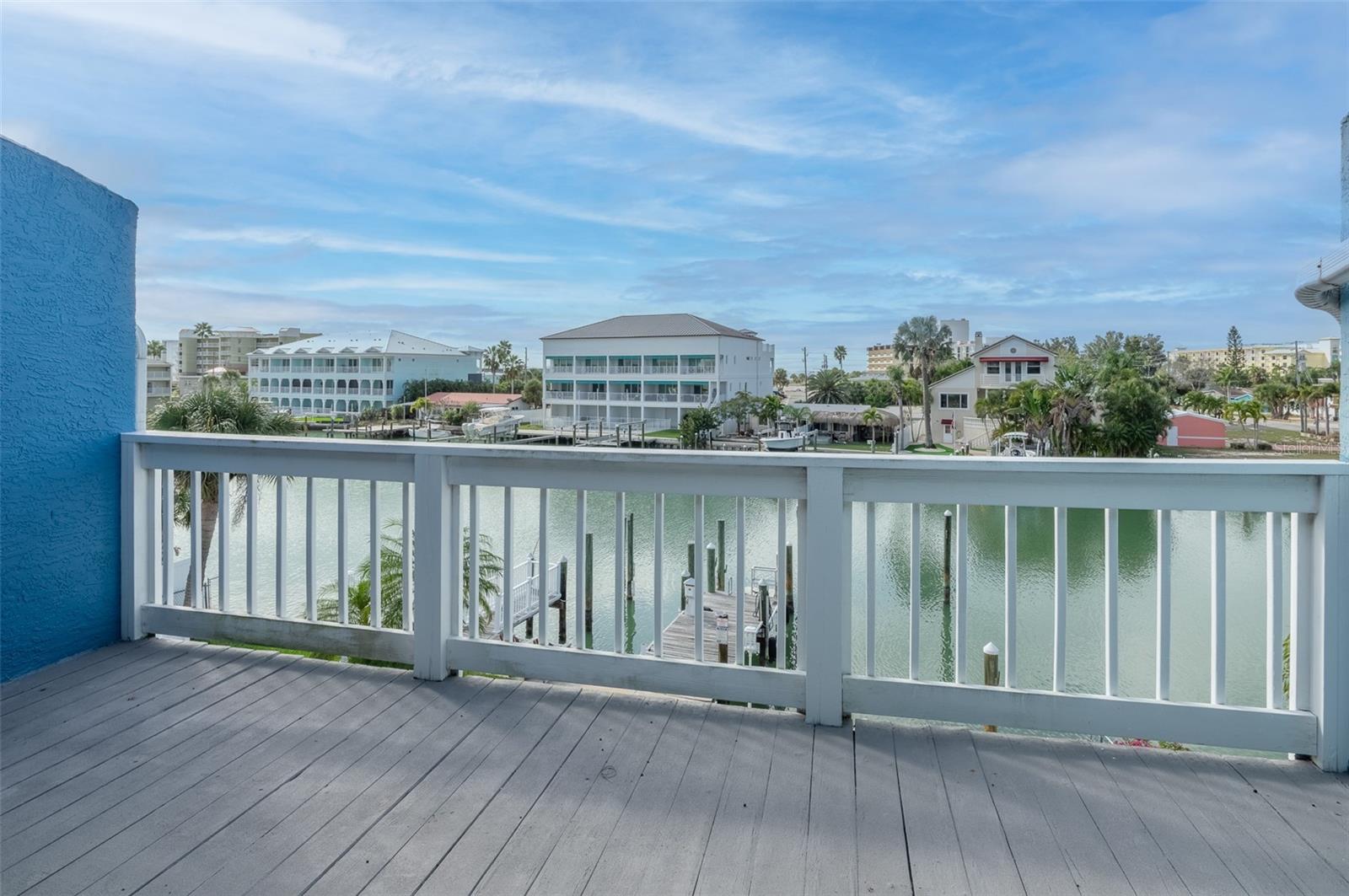 Listing photo id 18 for 11820 Capri Circle S