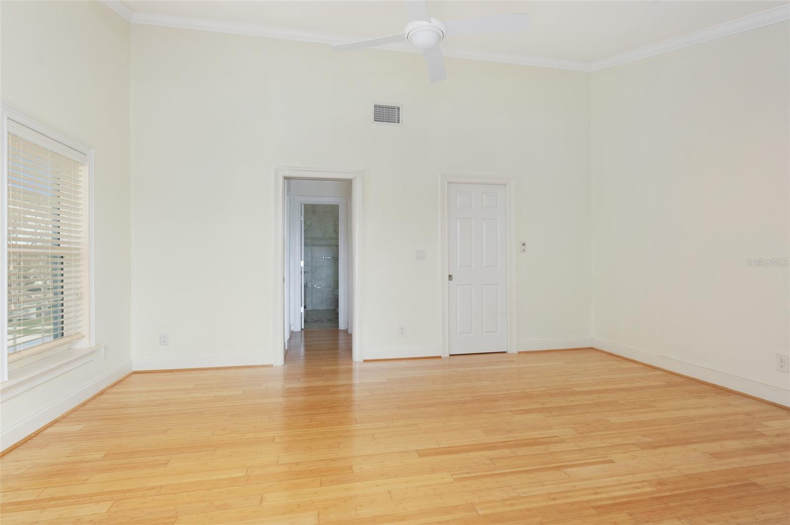 Listing photo id 19 for 11820 Capri Circle S