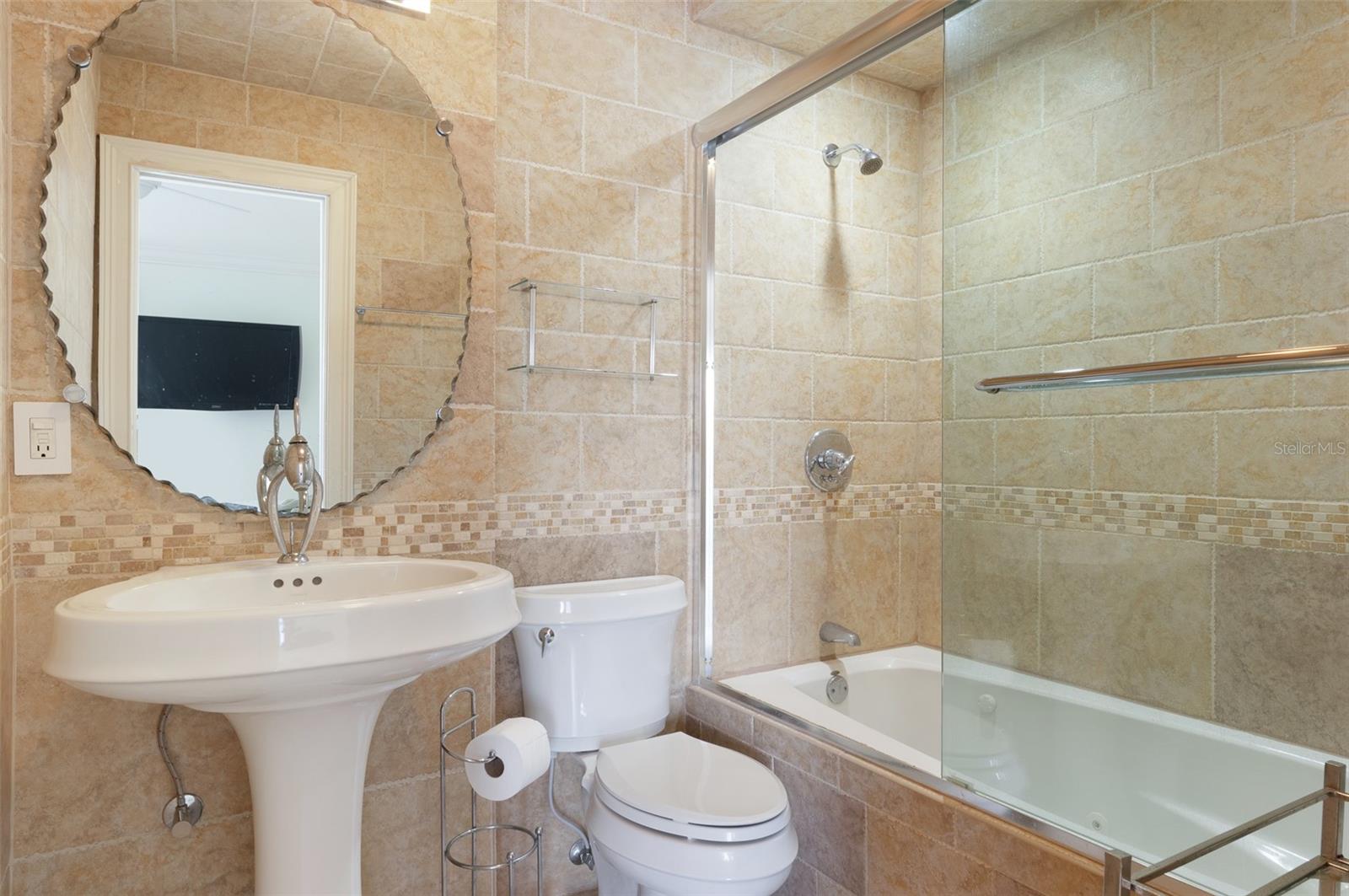 Listing photo id 30 for 11820 Capri Circle S