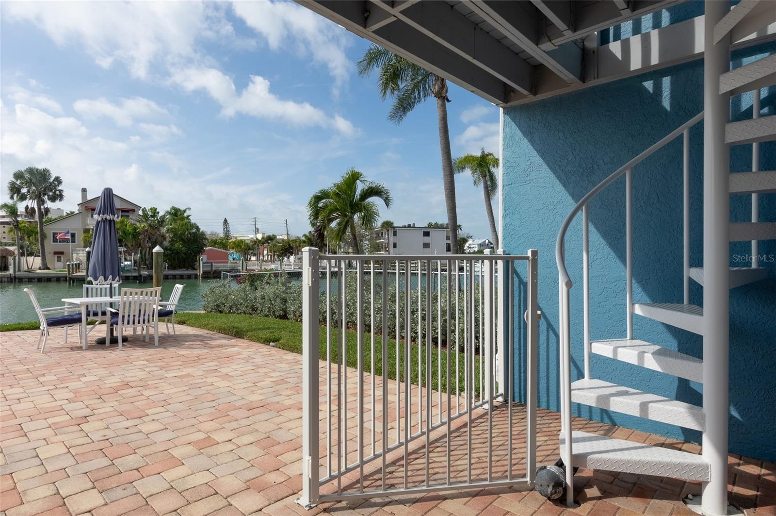 Listing photo id 36 for 11820 Capri Circle S