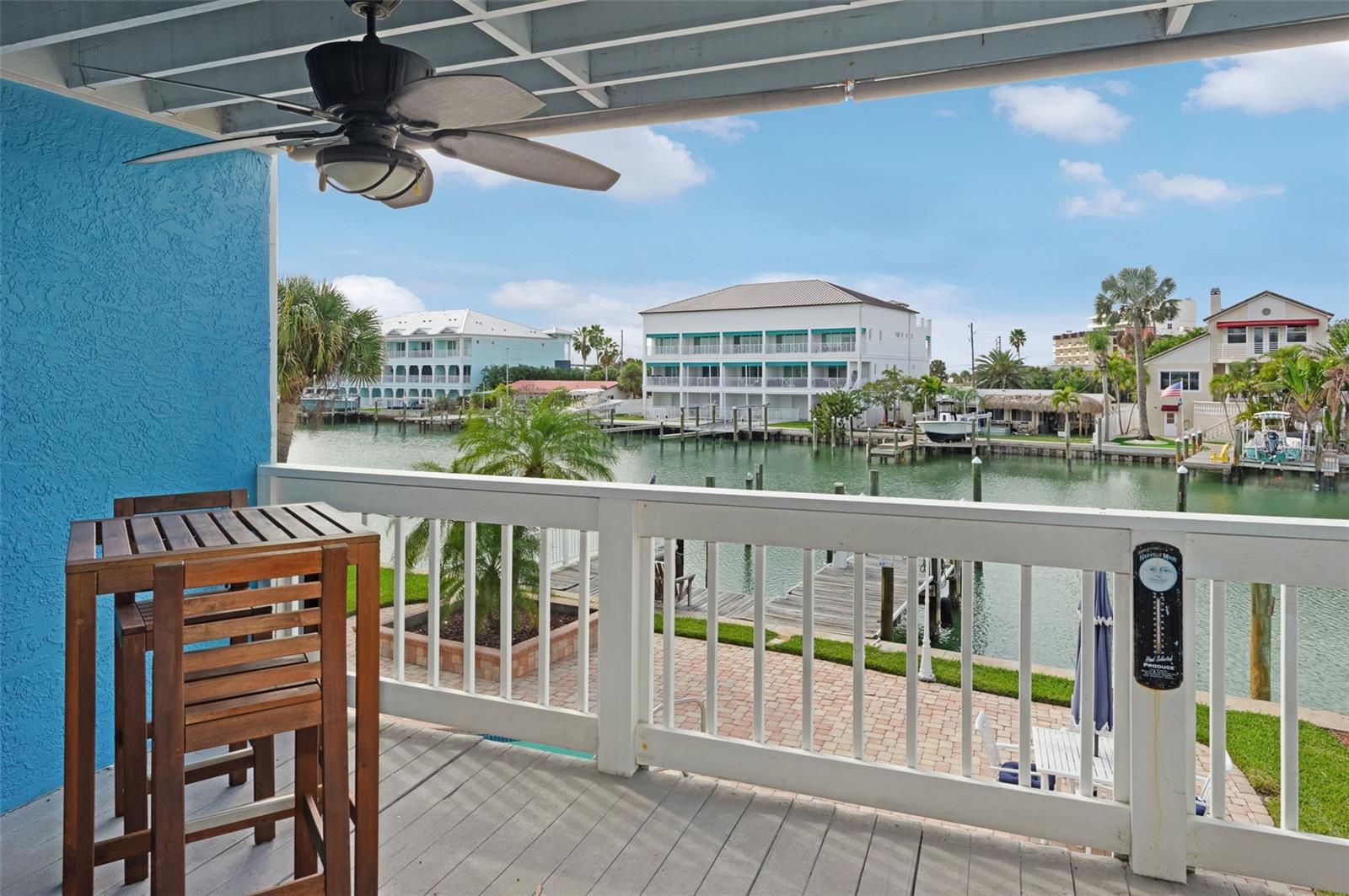 Listing photo id 2 for 11820 Capri Circle S