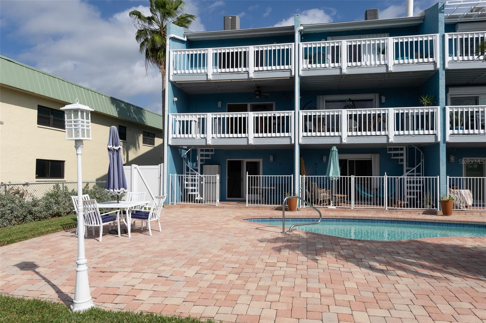 Listing photo id 38 for 11820 Capri Circle S