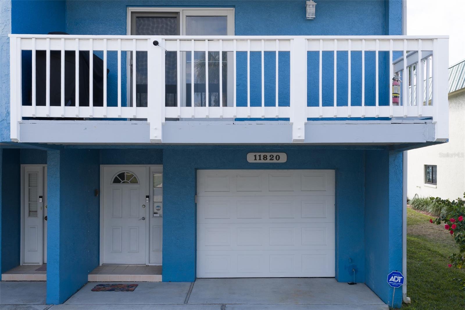 Listing photo id 54 for 11820 Capri Circle S