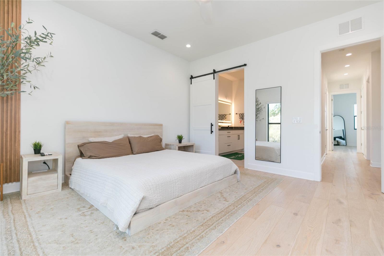 Image 18 of 40 For 2851 Gandy Boulevard 5