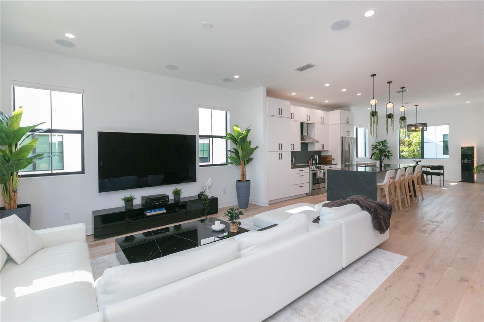 Image 3 of 40 For 2851 Gandy Boulevard 5