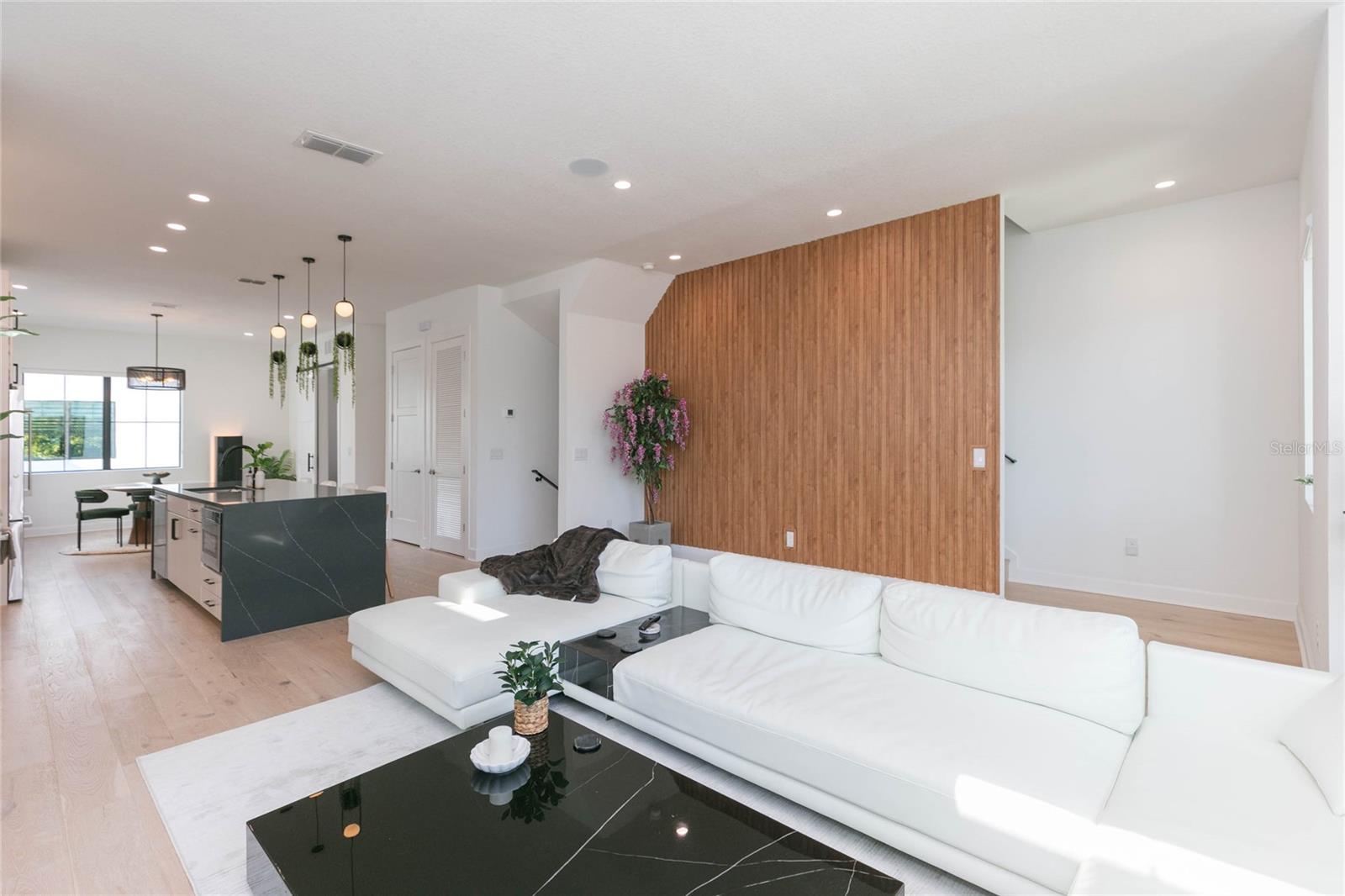 Image 5 of 40 For 2851 Gandy Boulevard 5