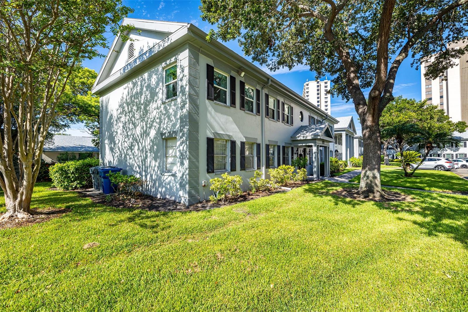 Image 2 of 26 For 6950 Avenue Des Palais  2a
