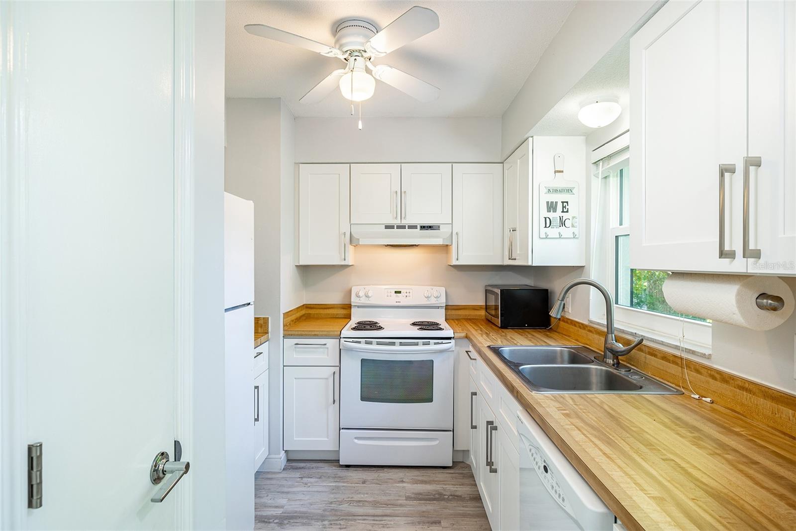 Image 6 of 26 For 6950 Avenue Des Palais  2a