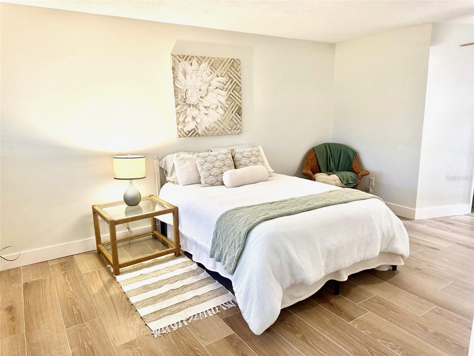 Image 12 of 25 For 13999 80th Avenue