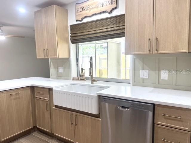 Image 3 of 25 For 13999 80th Avenue