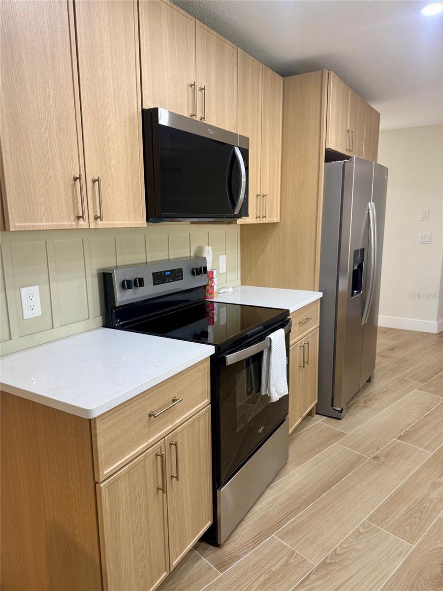 Image 4 of 25 For 13999 80th Avenue