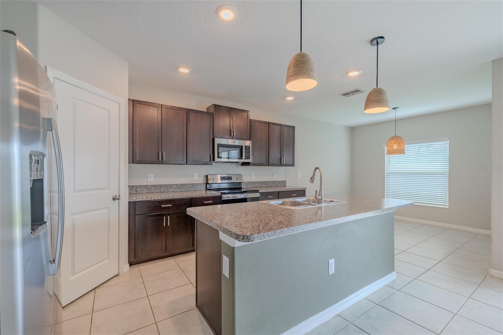 Image 10 of 48 For 4712 Ron Eddie