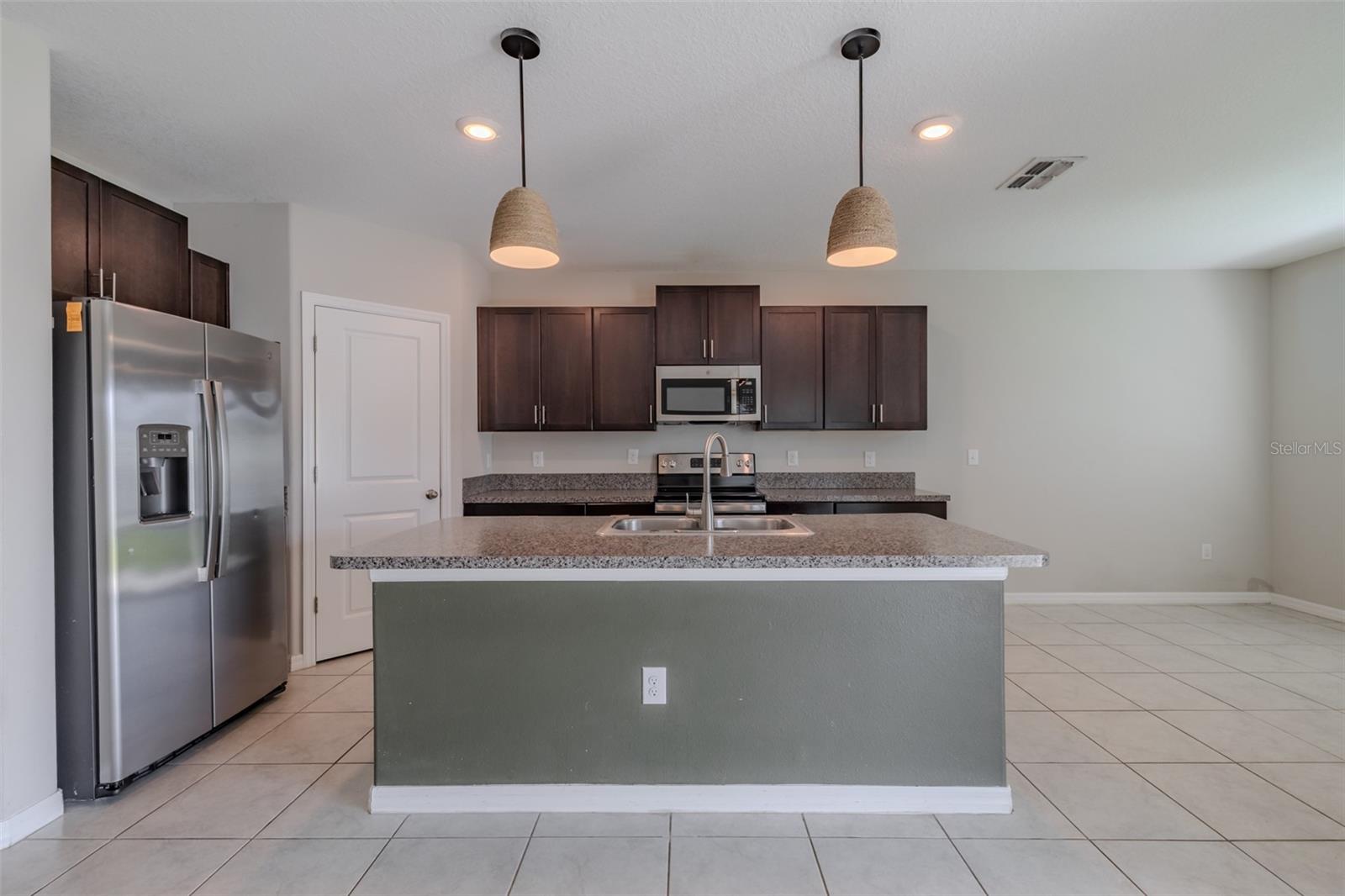 Image 11 of 48 For 4712 Ron Eddie