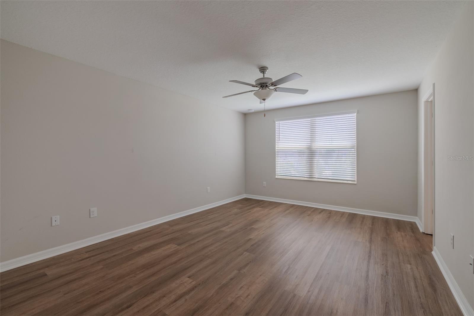 Image 22 of 48 For 4712 Ron Eddie