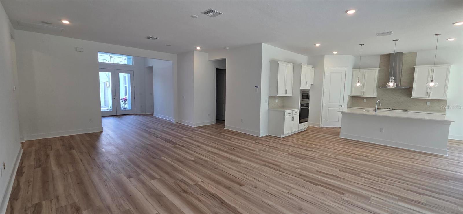 Image 5 of 8 For 8213 Golden Beach Court