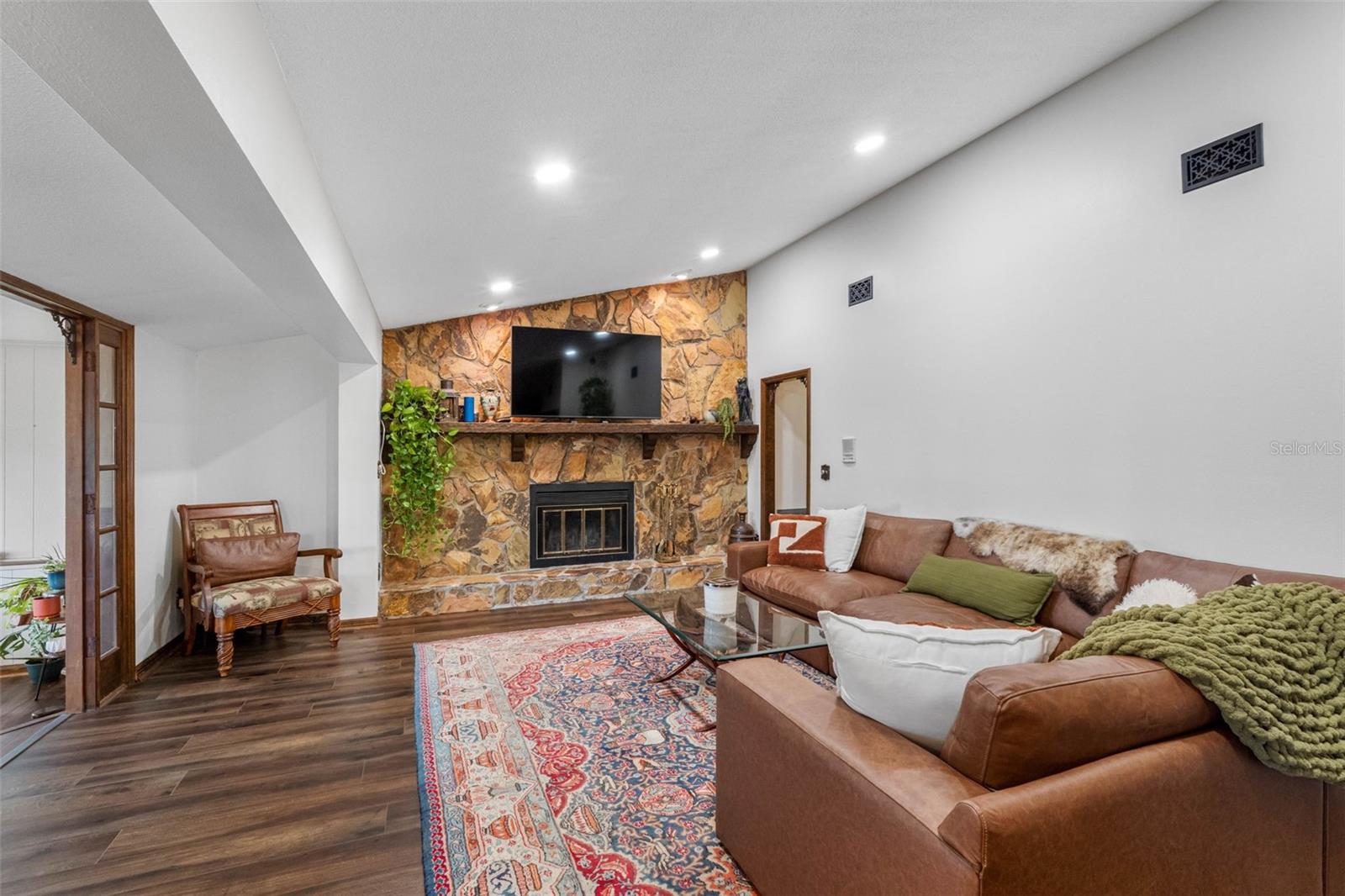 Image 20 of 73 For 11109 Winn Road