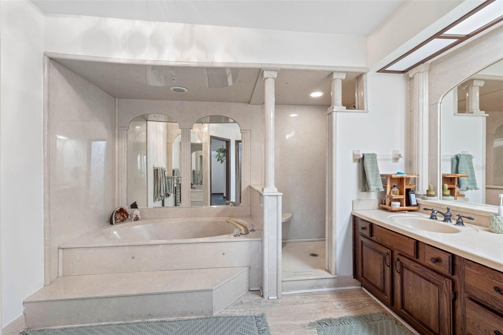 Image 44 of 73 For 11109 Winn Road