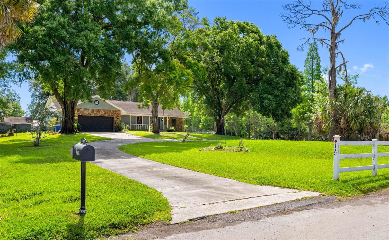 Image 5 of 73 For 11109 Winn Road