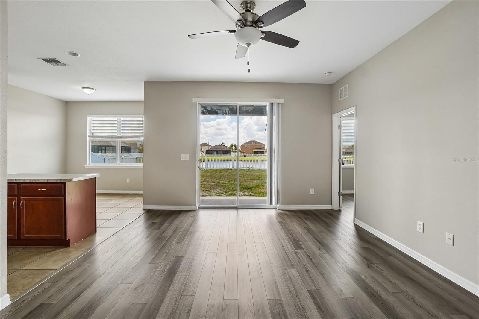 Listing photo id 8 for 14310 Alistar Manor Drive