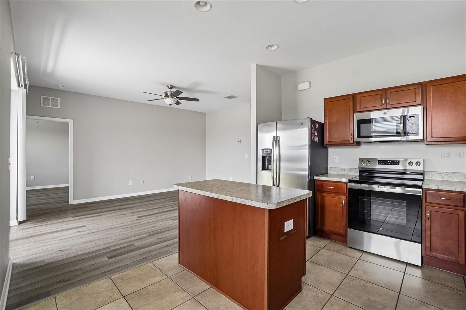 Listing photo id 12 for 14310 Alistar Manor Drive