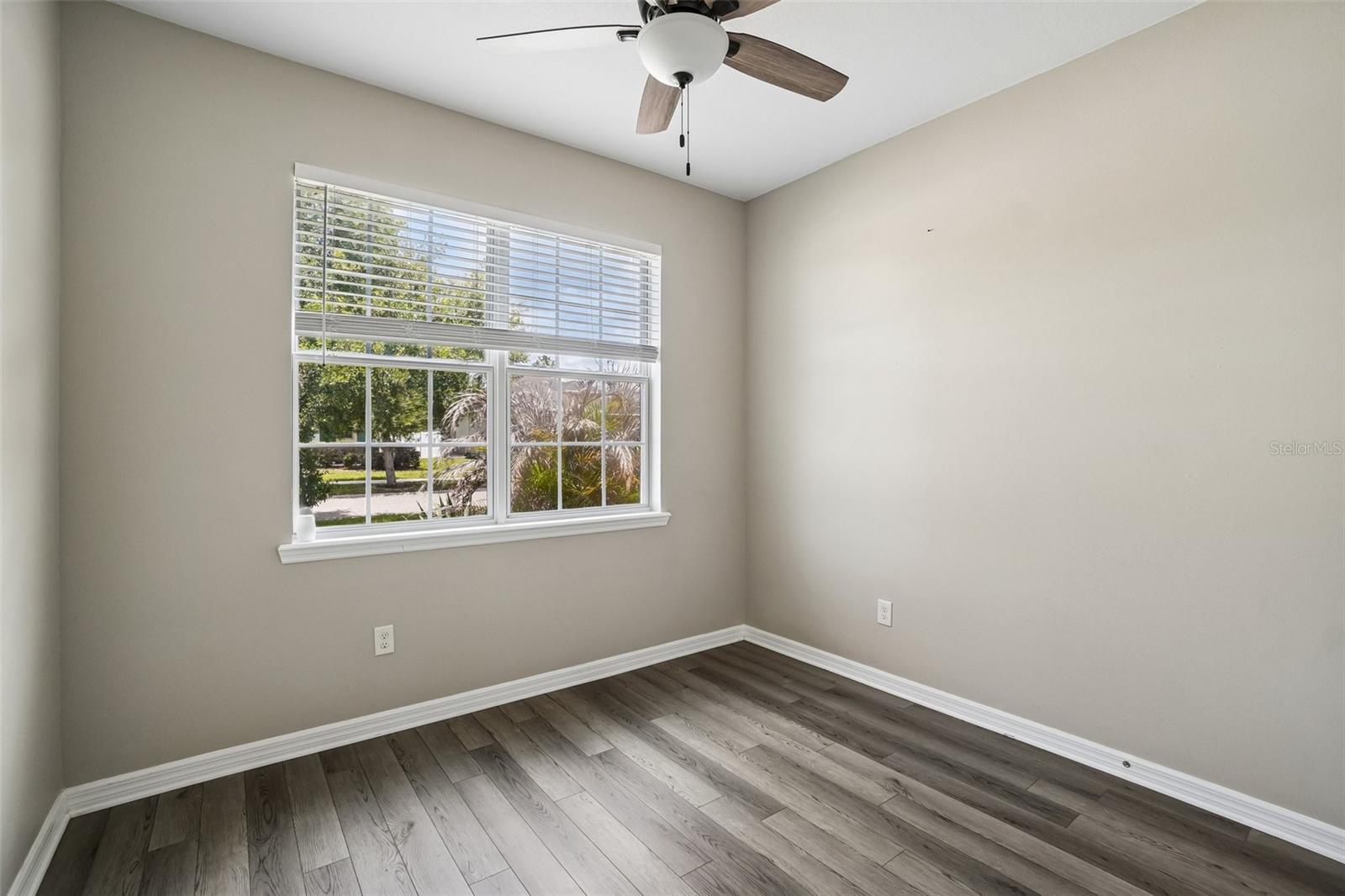 Listing photo id 14 for 14310 Alistar Manor Drive